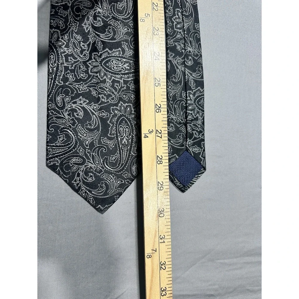 Daniel Cremieux Navy Blue (Almost Black) With Silver Paisley Neck Tie